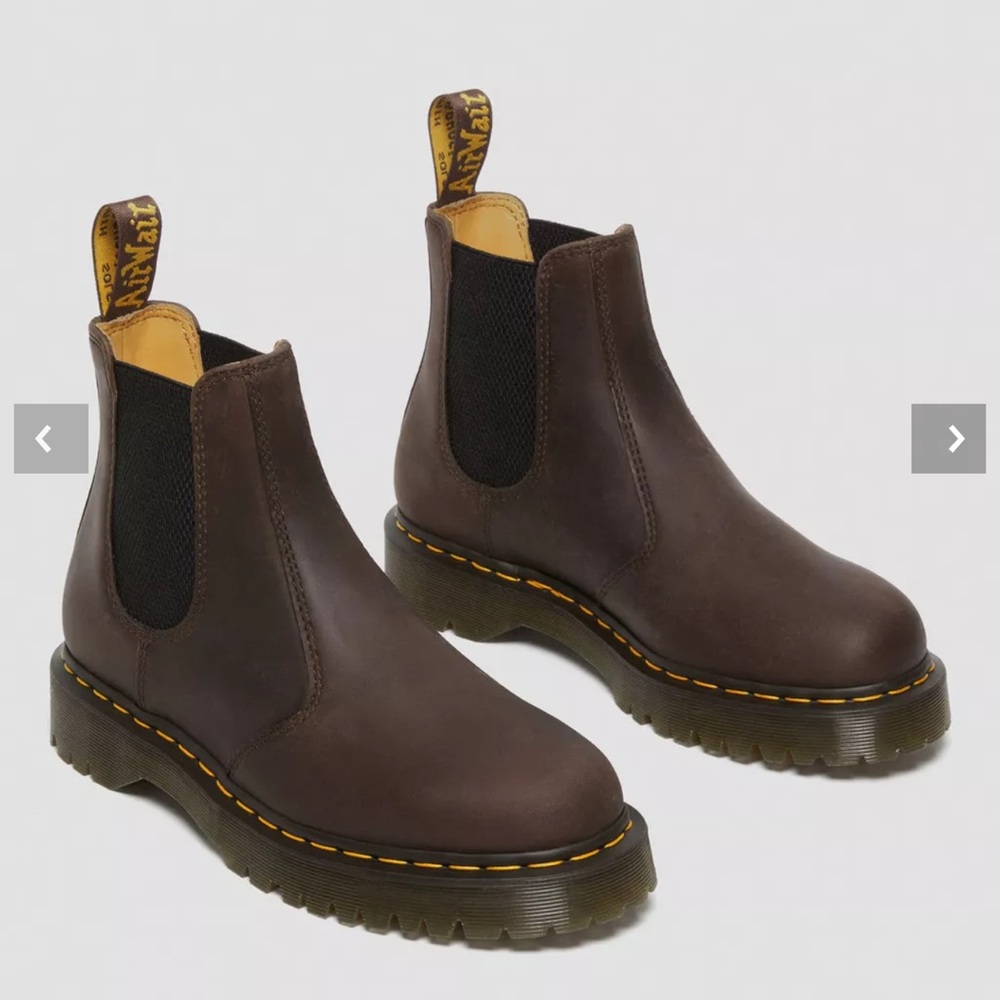 Dr. Martens Wildhorse Lamper Chelsea Boots - Picture 3 of 6